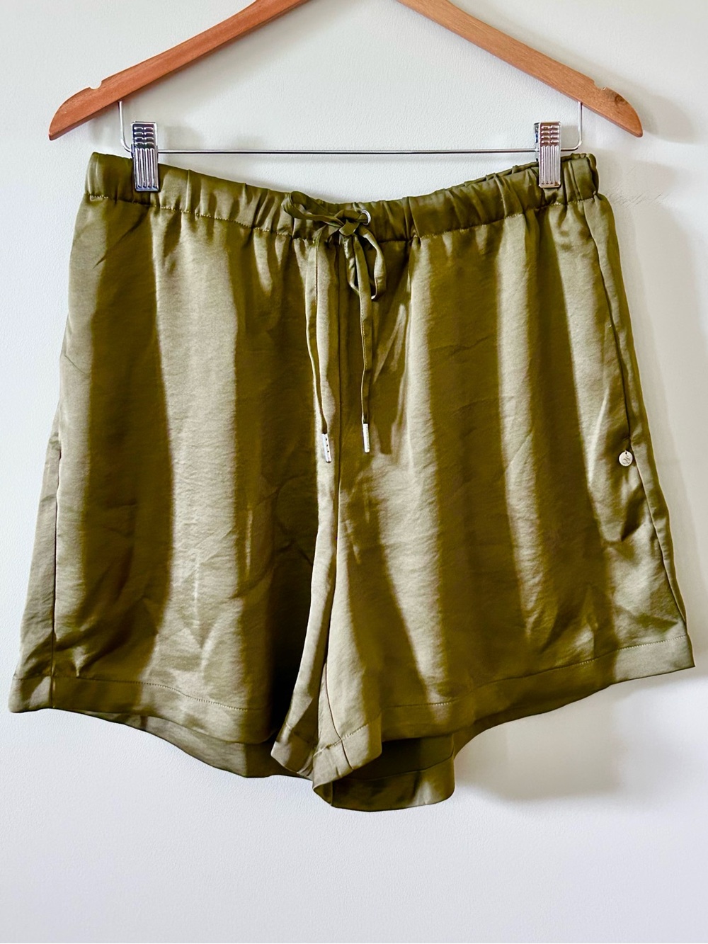 Scotch & Soda Amsterdam Satin Easy Drawstring Shorts Martini Olive Women’s L NEW
